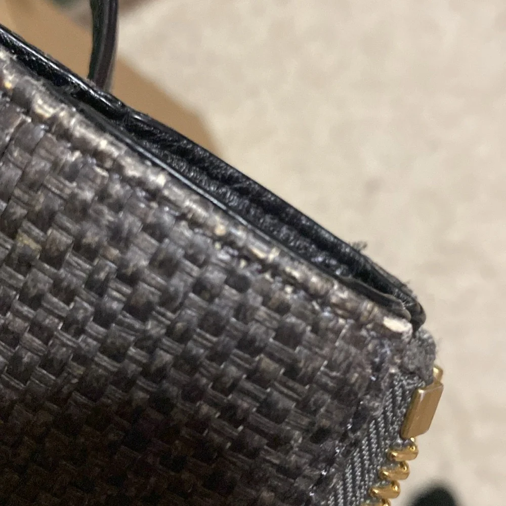 Vintage Henri Bendel black woven gold hardware tassels expandable tote bag - Picture 14 of 16
